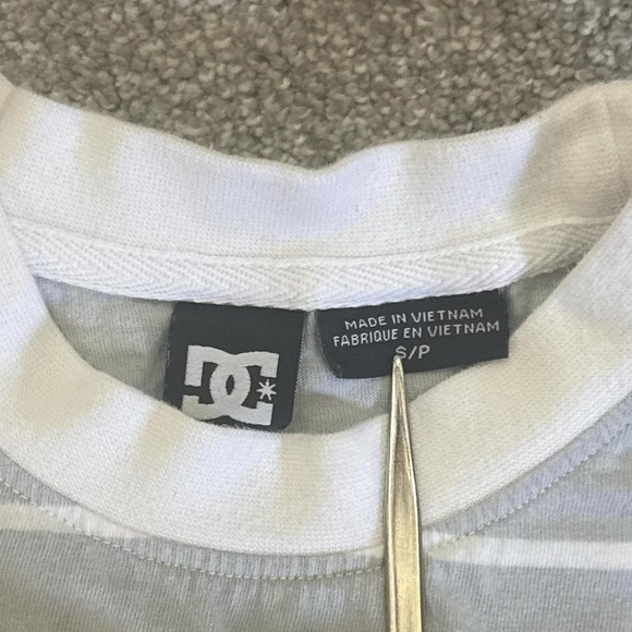 Y2K DC Apparel Gray & White Pocket T-Shirt Small Men's Skate Streetwear - Picture 3 of 6